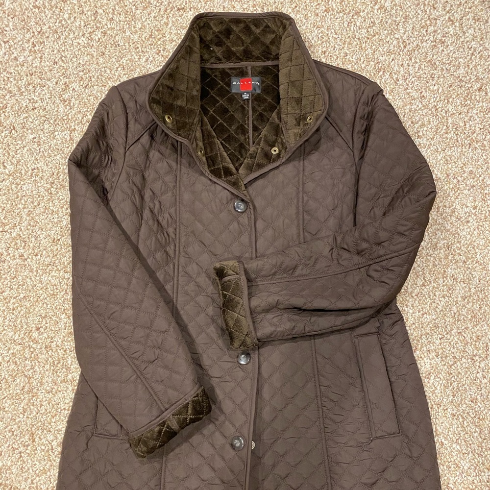 Raincoat‎